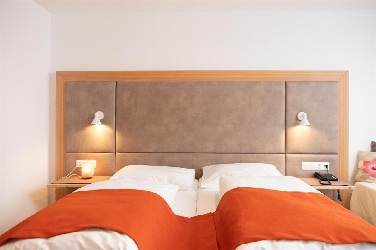 Santner, Hotel ออยเกนดอร์ฟ ภายนอก รูปภาพ