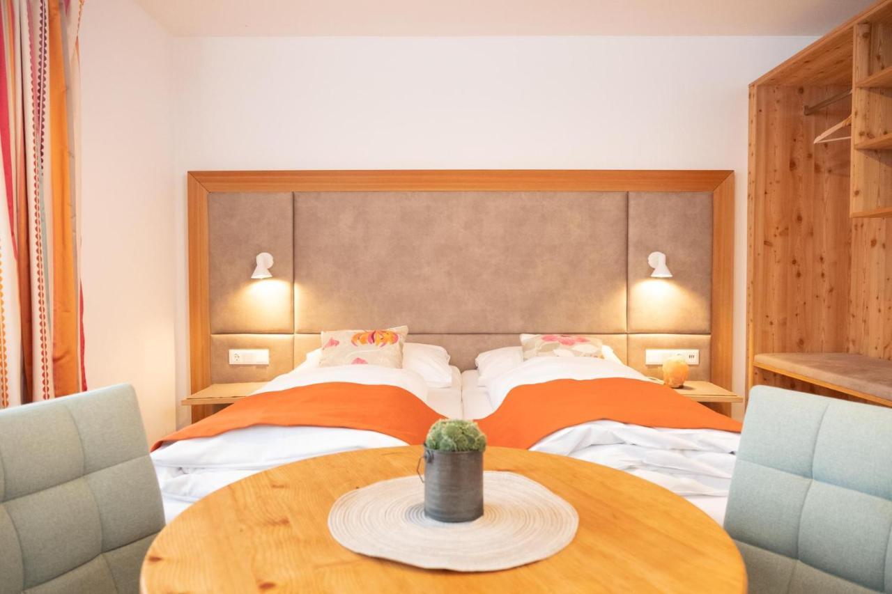 Santner, Hotel ออยเกนดอร์ฟ ภายนอก รูปภาพ