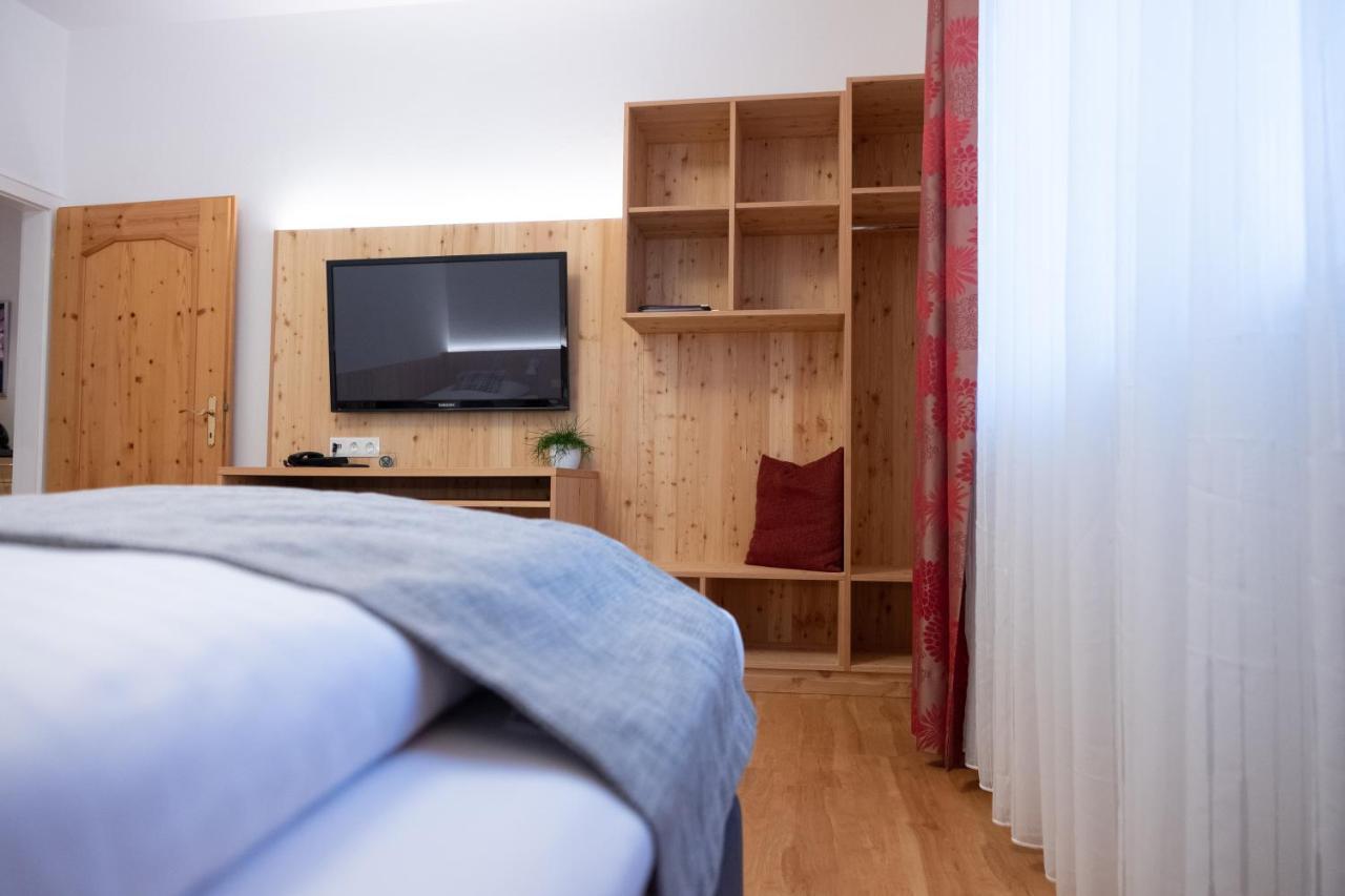 Santner, Hotel ออยเกนดอร์ฟ ภายนอก รูปภาพ