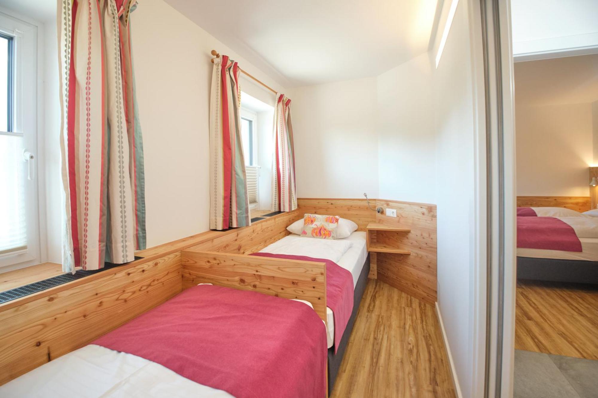 Santner, Hotel ออยเกนดอร์ฟ ภายนอก รูปภาพ