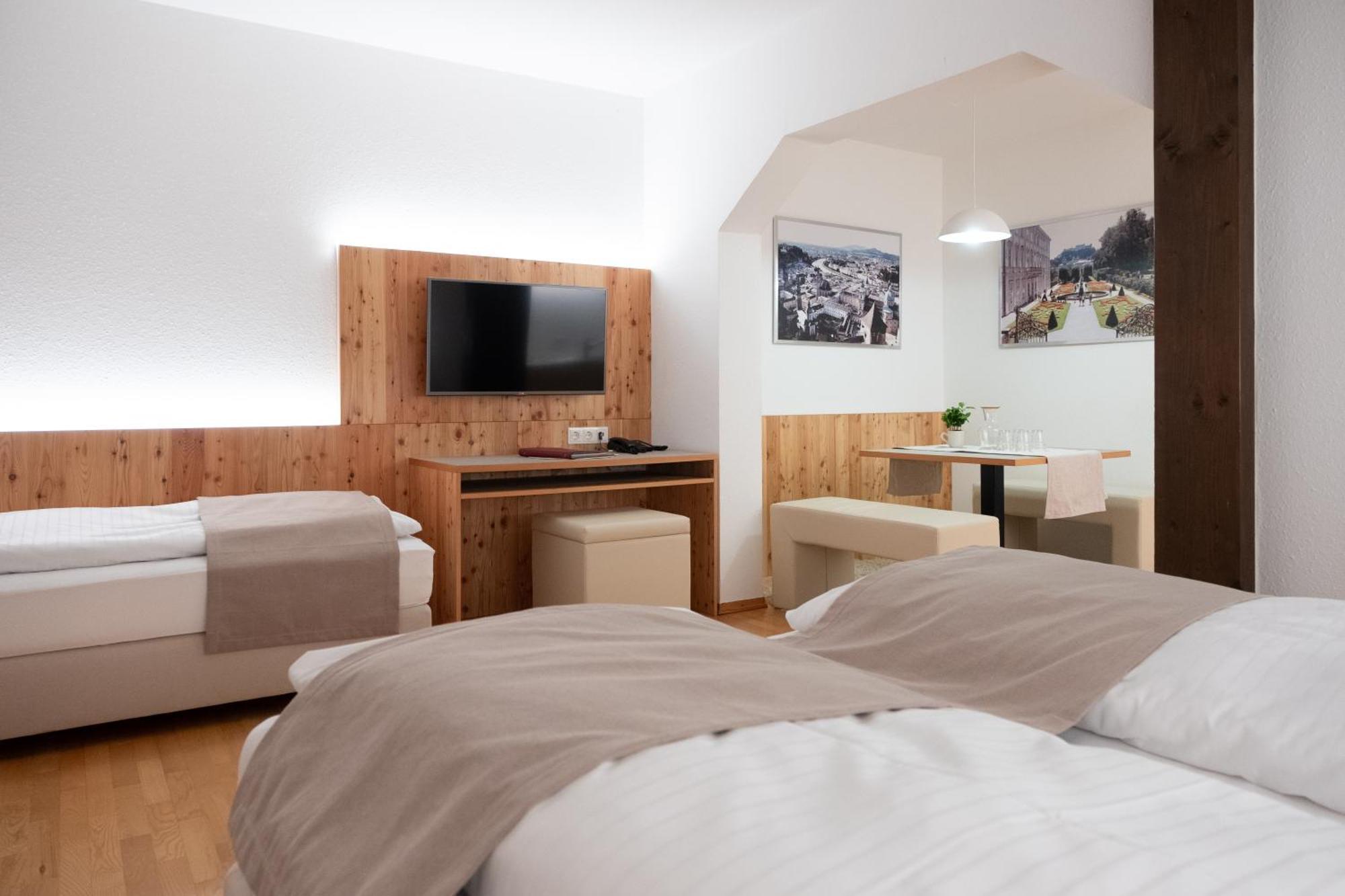 Santner, Hotel ออยเกนดอร์ฟ ภายนอก รูปภาพ